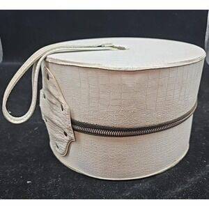 Vtg Round White Mod Wig box hat box Hard case suitcase Zipper Guard Dartmore